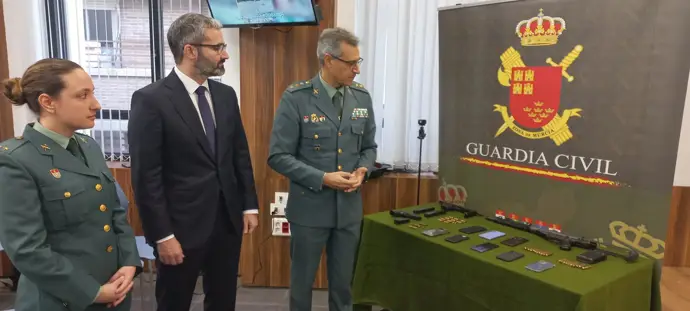 Encuentran en Roquetas de Mar armas de guerra en posesión de uno de los arrestados por el crimen
