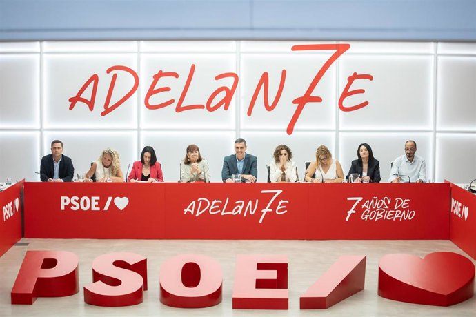 Archivo - Reuni&oacute;n de la Comisi&oacute;n Ejecutiva Federal del PSOE en la sede de Ferraz
