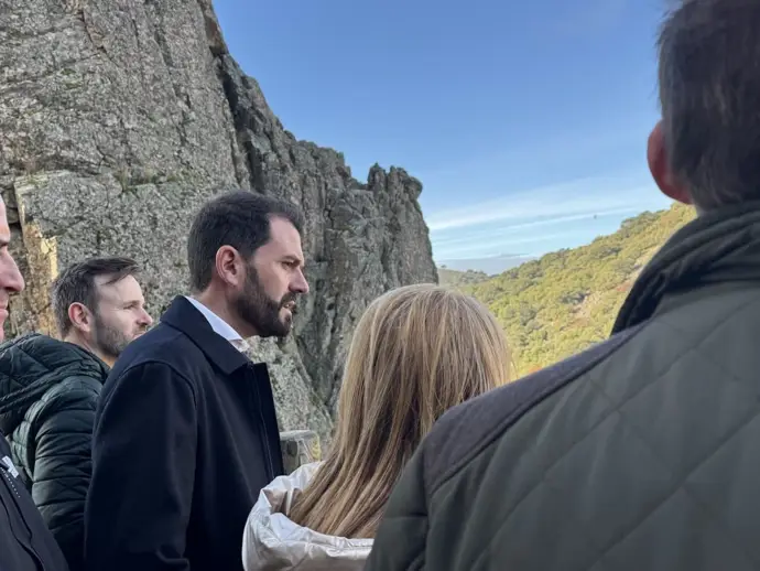 El PSOE sugiere un plan de incentivos y otro de restauración del patrimonio rural para impulsar el