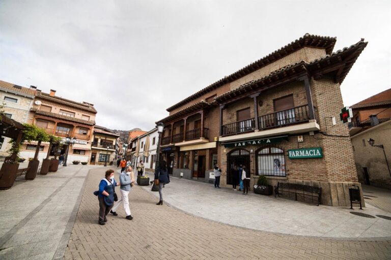 Los servicios farmacéuticos estarán disponibles en 70 pequeños municipios con una inversión de