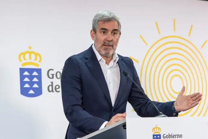 Clavijo señala que es el momento de colaborar con el Estado para ampliar las competencias del