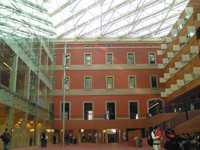 La UPF registra un incremento del 56% en el número de alumnos en cursos de catalán en el primer