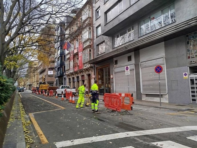 Primeras catas de las obras de reurbanizaci&oacute;n del paseo de Sarasate