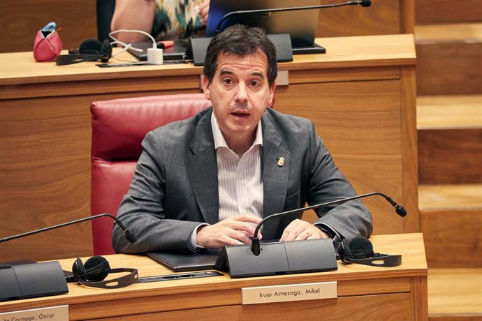 Archivo - El consejero Mikel Irujo, en una imagen de archivo