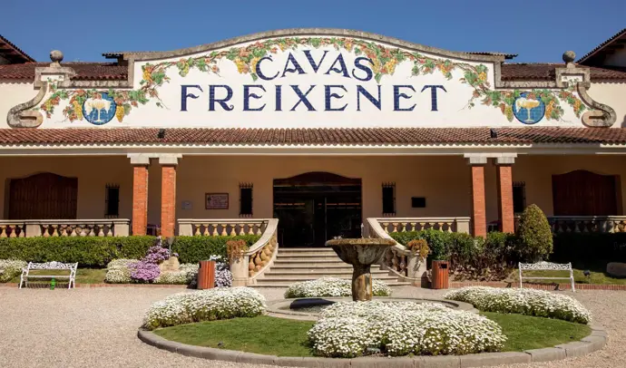 Freixenet no podrá usar el logotipo C.B. por posible confusión con una marca similar en España