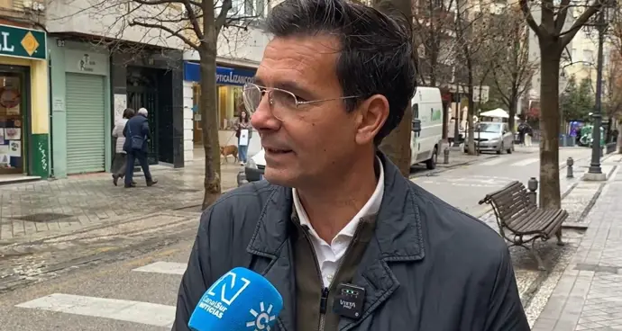 PSOE-A critica a Moreno por desmantelar servicios públicos y no utilizar los fondos récord del