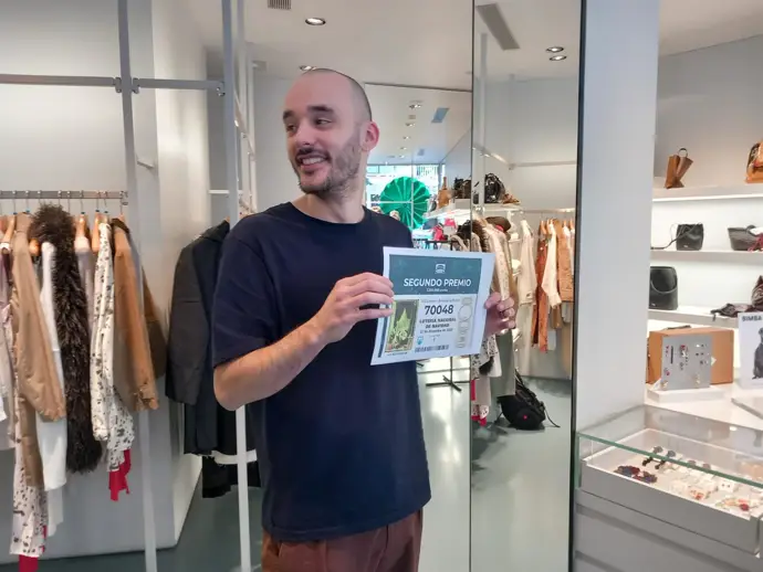 Uno de los empleados de Bimba y Lola en Logroño ha ganado el segundo premio; "ahora debo aceptarlo