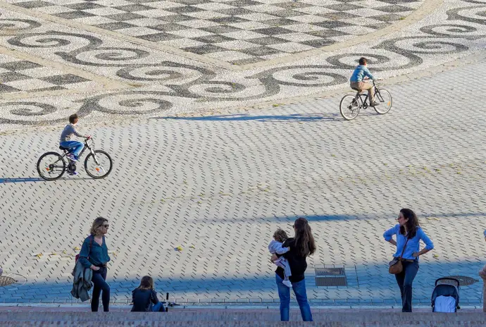 Andalucía fijará la edad máxima para ser familia numerosa en el hijo menor, no en el mayor