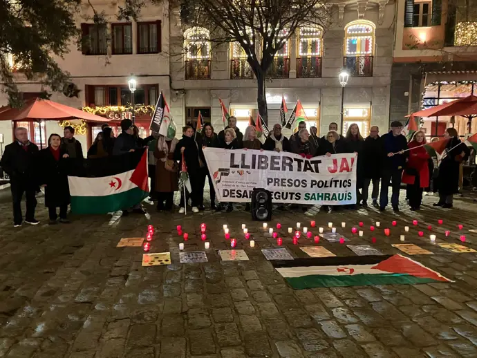Cincuenta personas conmemoran la Navidad en Palma con un encendido de velas por el pueblo saharaui