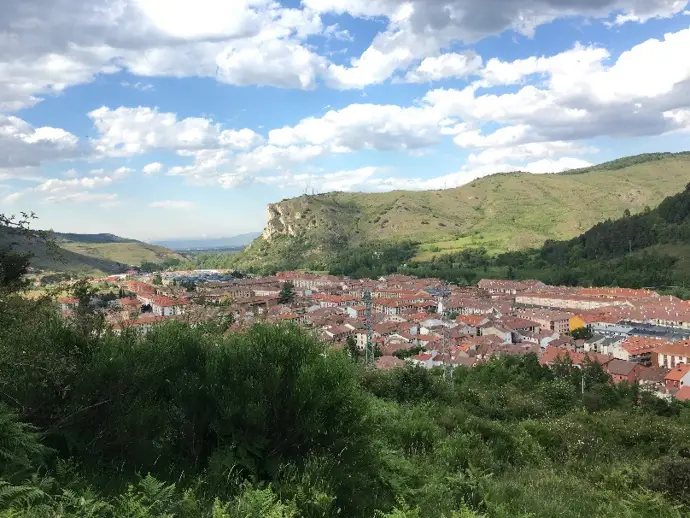 Un hombre fue trasladado al consultorio de Ezcaray tras un accidente de tráfico en Ojacastro