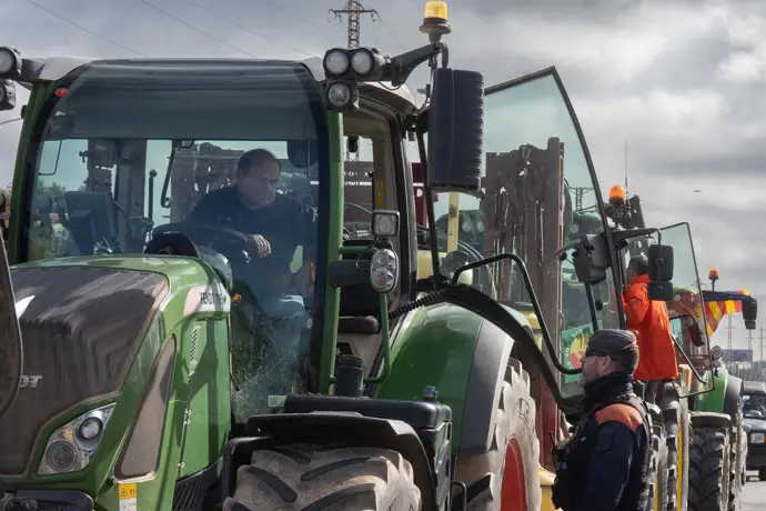 Agricultores catalanes inician una protesta con tractores para solicitar control de la fauna