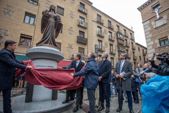 El presidente García-Page destaca en el homenaje a María Pacheco una figura fundamental para la