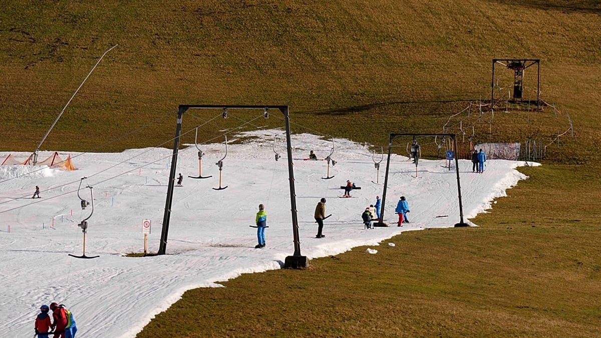 El cambio climático amenaza al esquí, un deporte exclusivo que depende de la nieve natural