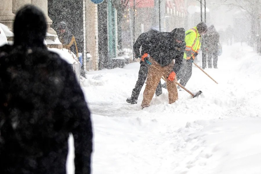 Toronto, la mayor ciudad de Canad&aacute;, paralizada por la ca&iacute;da de 60 cent&iacute;metros de nieve