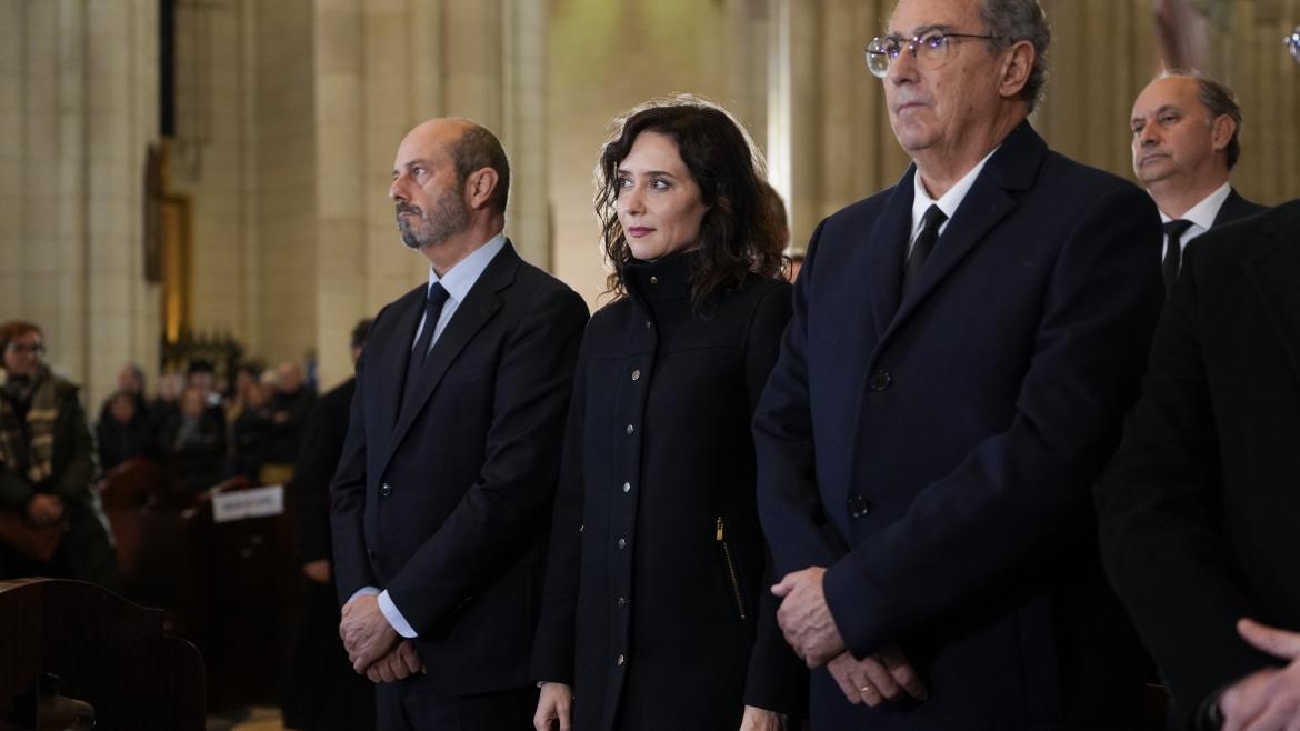 Díaz Ayuso destaca la importancia de la unidad y el apoyo a las familias afectadas en su discurso.