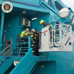 Cerca de 40 pasajeros de un ferry Tarifa-Tánger desembarcaron en el puerto debido a una falla en