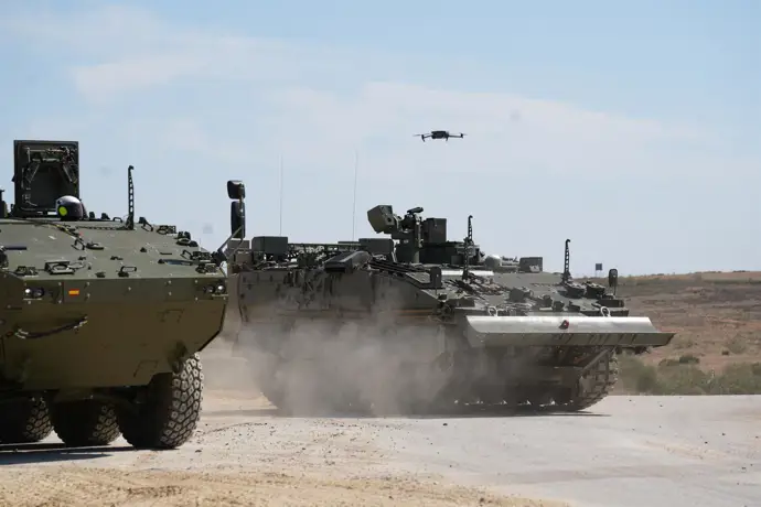 Defensa recibe 24 vehículos blindados 8x8 Dragón para su validación en Alcalá de Guadaíra,