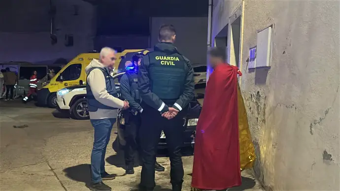 Joven de 19 años detenido en Fuenmayor tras el asesinato de su padre, aguarda su juicio