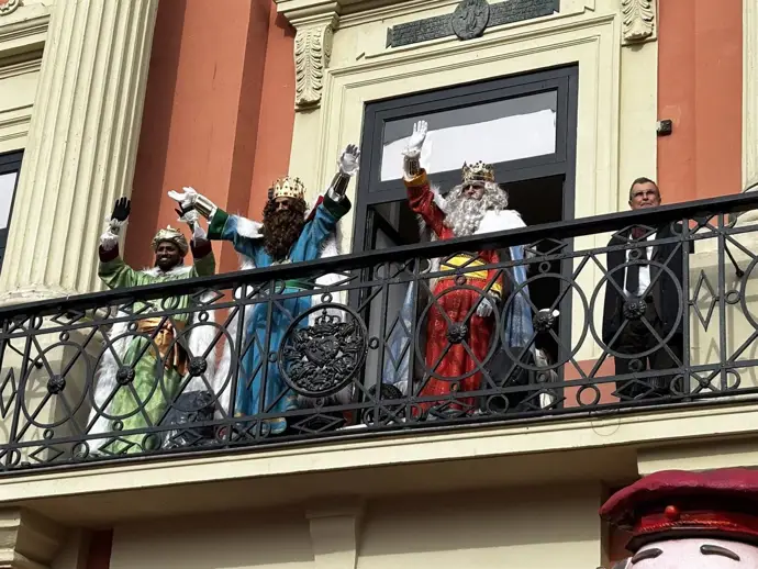 El Ayuntamiento de Murcia organiza la recepción de los Reyes Magos en el Salón de Plenos este