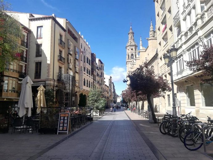 Archivo - Calle Portales de Logro&ntilde;o