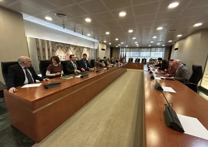 La Asamblea tendrá dos plenos extraordinarios en enero para discutir el trasvase y controlar al