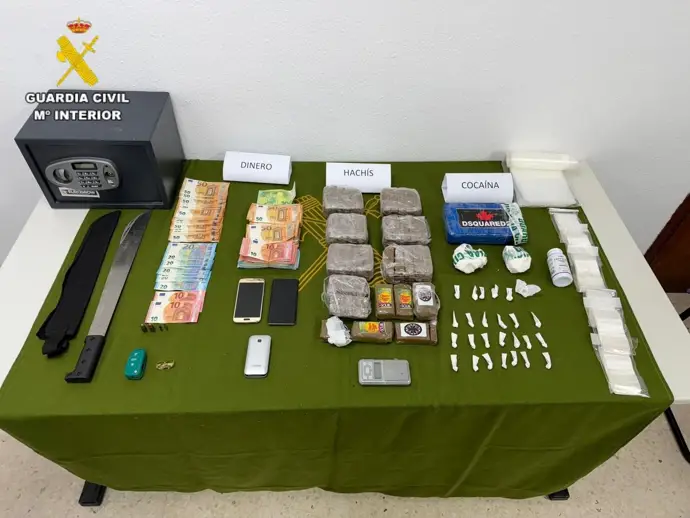 Dos arrestados con cinco kilos de droga para la venta en la Sierra Norte de Sevilla y Badajoz