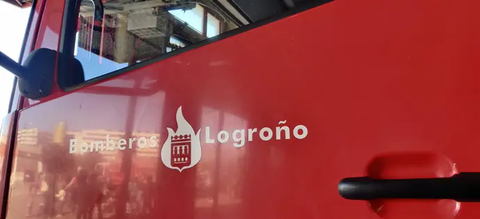 Apagan un incendio en la cocina de un bar en la Avenida Moncalvillo de Logroño sin heridos