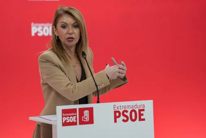 El PSOE pide claridad en las negociaciones entre PP y Vox y cuestiona hasta dónde llegará