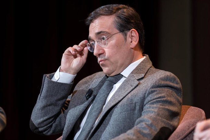 El ministro de Asuntos Exteriores, Uni&oacute;n Europea y Cooperaci&oacute;n de Espa&ntilde;a, Jos&eacute; Manuel Albares, durante &lsquo;Los Desayunos del Ateneo&rsquo;, en el Ateneo de Madrid, a 12 de enero de 2026, en Madrid (Espa&ntilde;a).