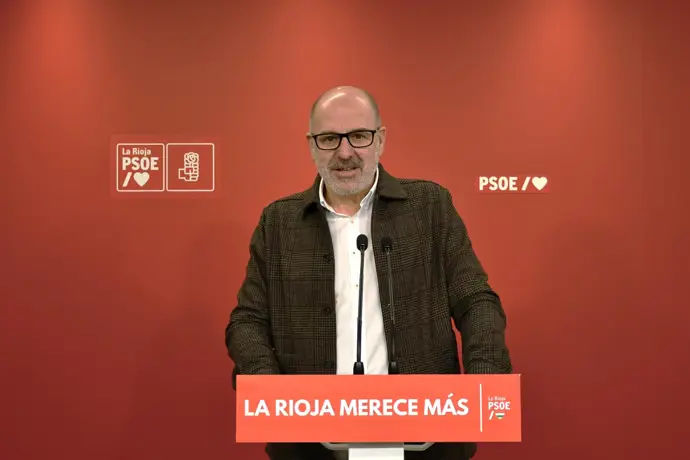 El PSOE critica los recortes del Gobierno del PP en el servicio de diálisis del Hospital de