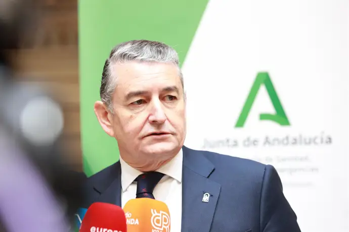 La Junta de Andalucía solicita al Ministerio de Sanidad que considere las demandas de TCAE en el