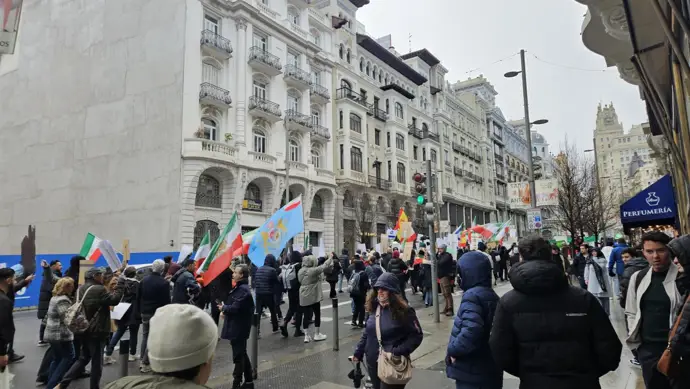Simpatizantes del hijo del sah marchan en Madrid contra el régimen iraní y el PP pide