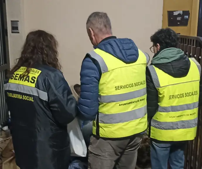 La operación frío del Ayuntamiento de Murcia refuerza el apoyo a personas sin hogar por las bajas