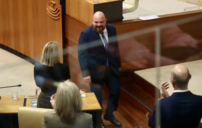 Manuel Naharro, del PP, se convierte en presidente de la Asamblea de Extremadura tras segunda
