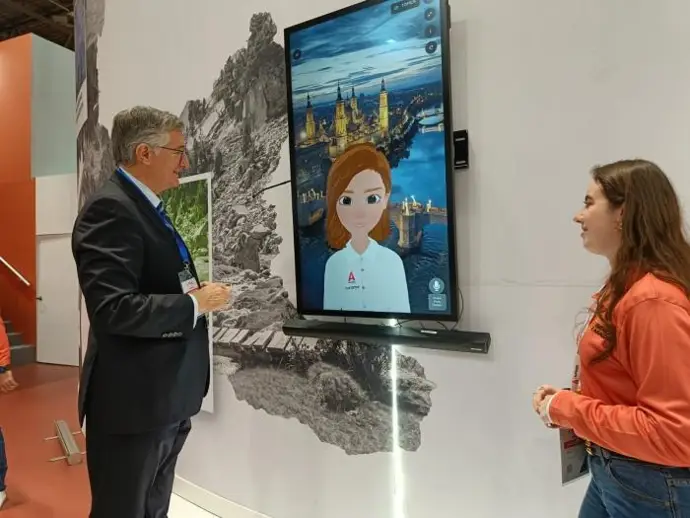 El stand de Aragón en Fitur destaca por su uso de tecnología inmersiva y 90 piezas audiovisuales