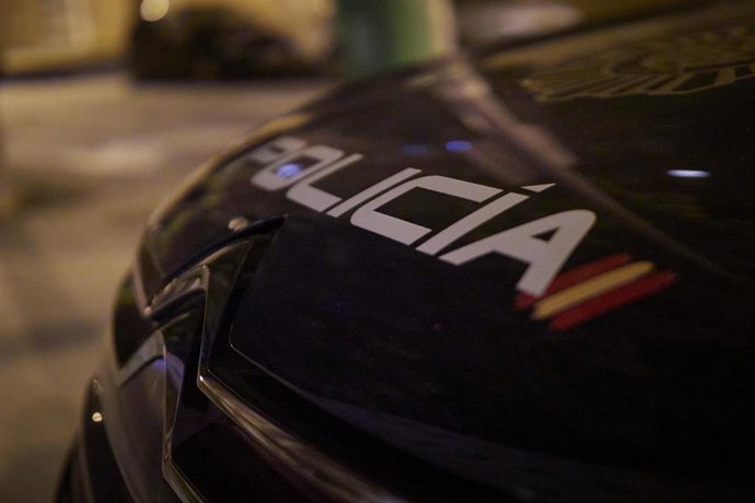 Archivo - Detalle del veh&iacute;culo de la Polic&iacute;a Nacional.