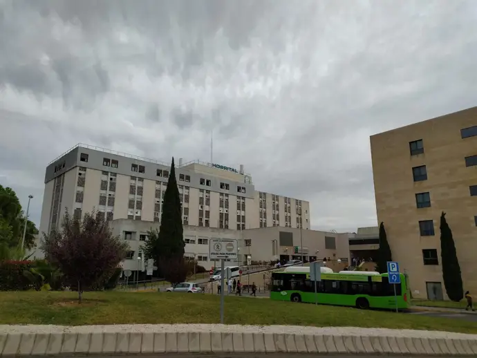 La cifra de heridos hospitalizados por el accidente en Adamuz (Córdoba) se reduce a 22, cinco en