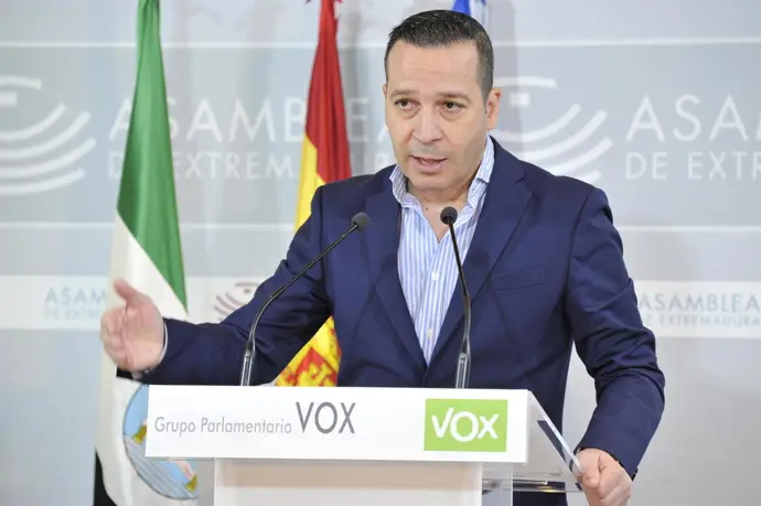 Óscar Fernández Calle asumirá la presidencia y portavocía del Grupo Parlamentario Vox en la