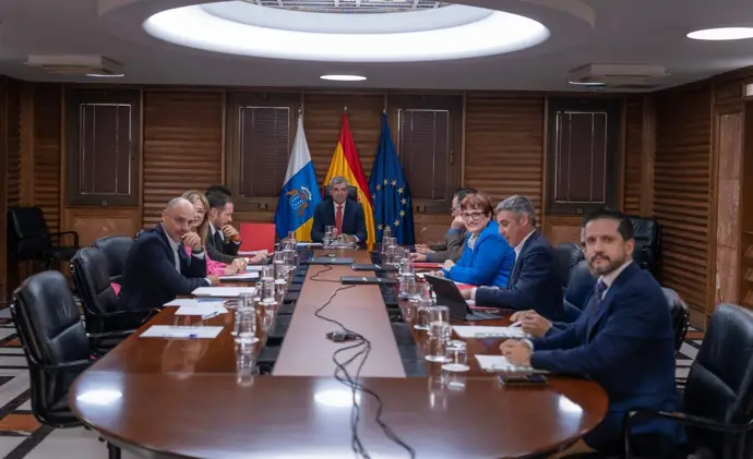 Canarias extiende la declaración de excepcionalidad en la atención a menores migrantes no