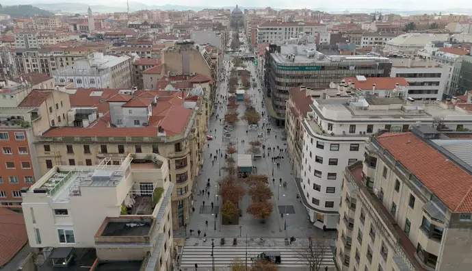 Pamplona cuenta con 213.526 habitantes, especialmente gracias a barrios como Lezkairu y Mendillorri