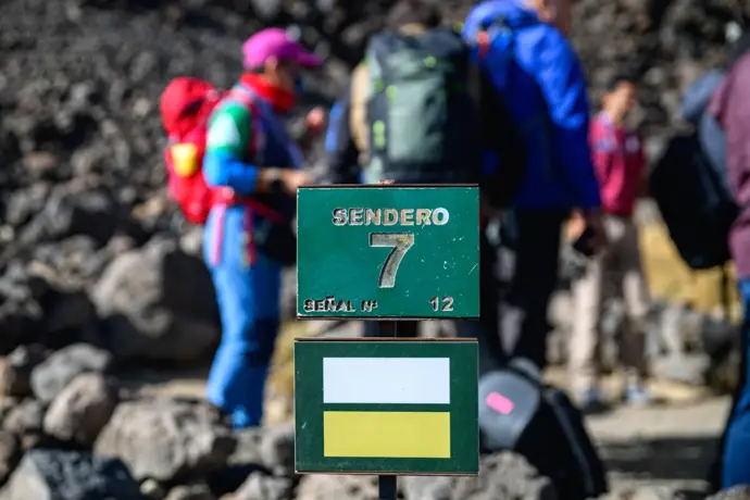 La ecotasa para senderos del Teide genera 34.090 euros y atrae a más de 3.000 turistas en dos