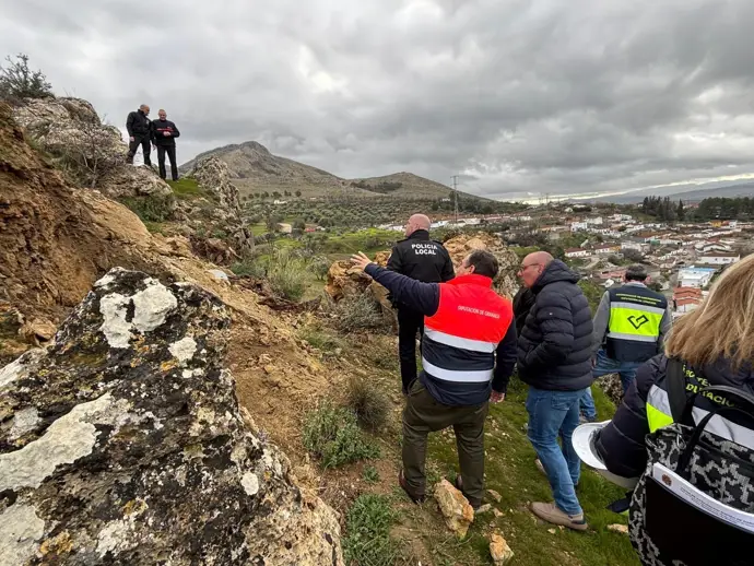 Los desalojados de Pinos Puente no podrán regresar a sus casas hasta que se garantice la seguridad