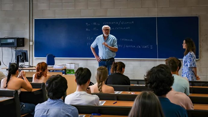 Archivo - Un aula de la UIB.