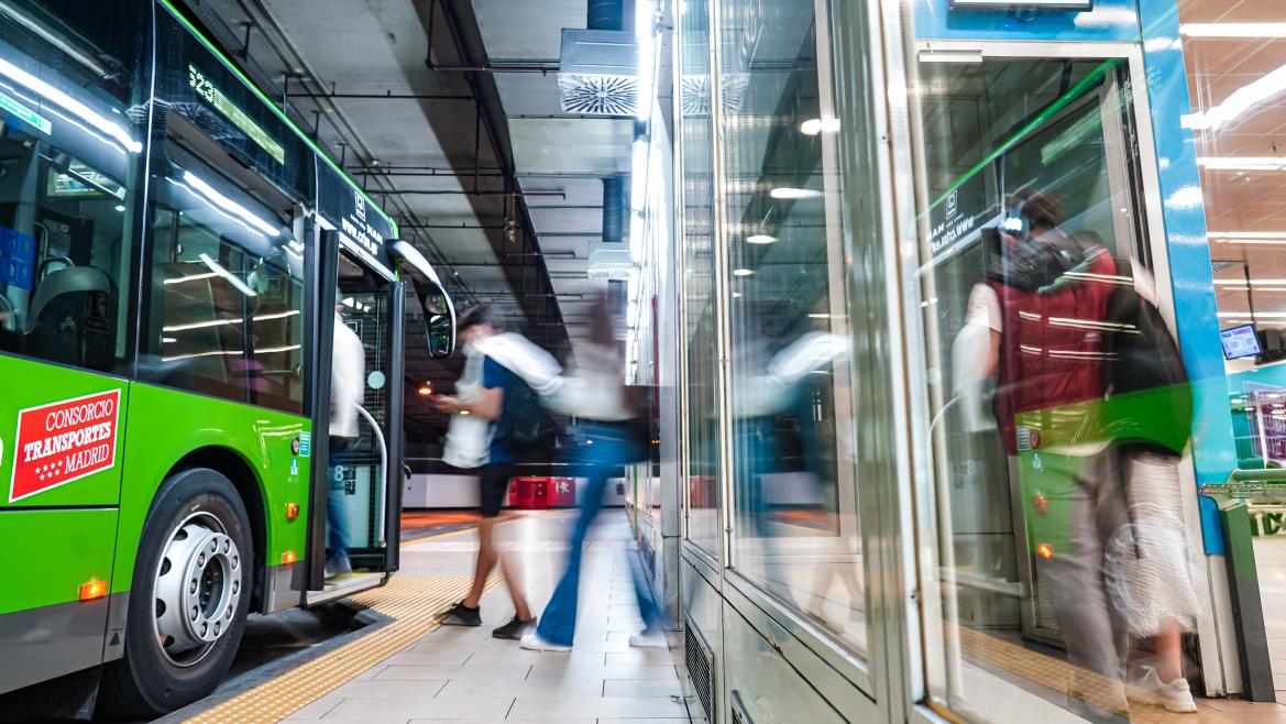 La Comunidad de Madrid aumentará en 2025 un 16% los planes de movilidad para asegurar el