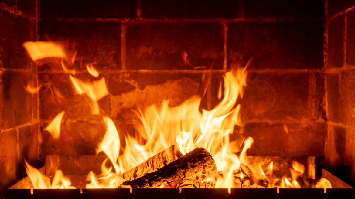 La Comunidad de Madrid sugiere no usar maderas resinosas en chimeneas para prevenir incendios