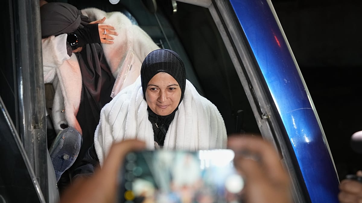 Regreso de los vecinos de Gaza a Jan Yunis tras la reapertura del paso de Rafah