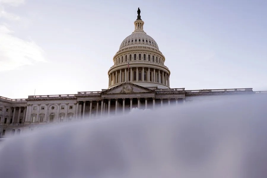 Los reclamos de transparencia y l&iacute;mites a ICE: las claves del posible cierre del DHS en EE.UU.