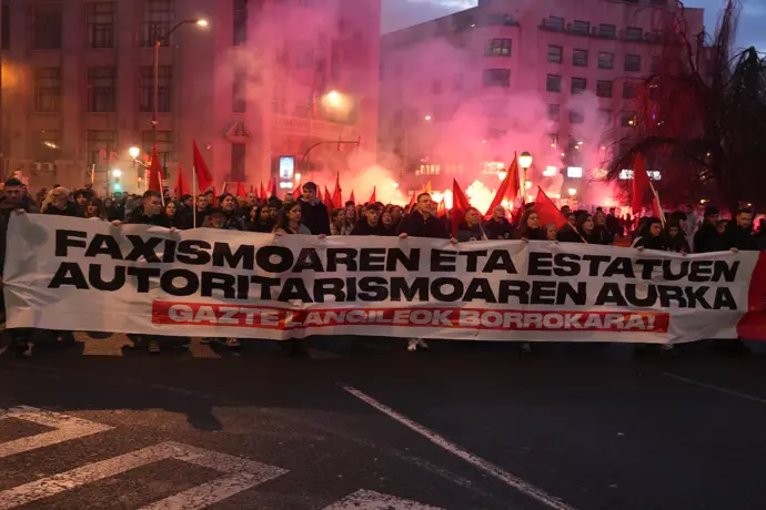 Miles de jóvenes en Bilbao apoyan a GKS para “crear un muro de contención contra el fascismo”