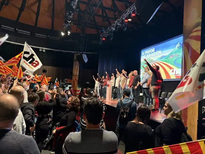 Pueyo (CHA) denuncia que Feijóo y Ayuso están vendiendo Aragón con la convocatoria de elecciones