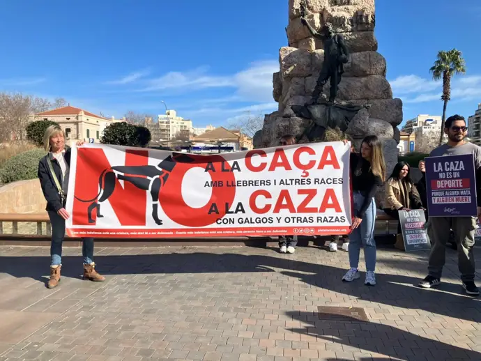 Un grupo de ciudadanos solicita en Palma el cese de la caza, considerándola perjudicial para los